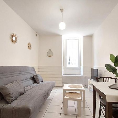 Studio Meuble Au Pied Du Chateau Lourdes Exterior foto